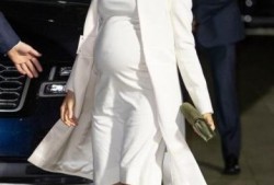 王妃梅根孕期穿高跟鞋，医生批评不能误导国民，为何孕期不能穿高跟？