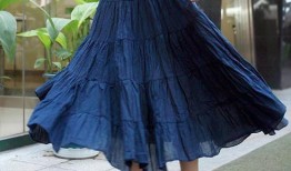 深蓝色的裙子搭配什么颜色的鞋子好看？