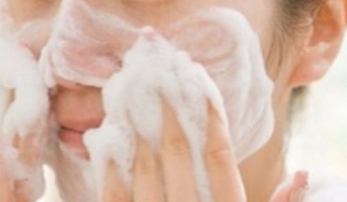 香皂洗脸的方法？