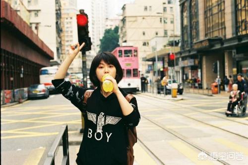 为什么香港的女生都爱穿黑色衣服？