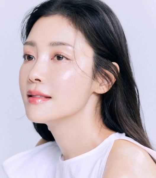 怎么化妆才可以化出韩剧女生的好皮肤底妆？